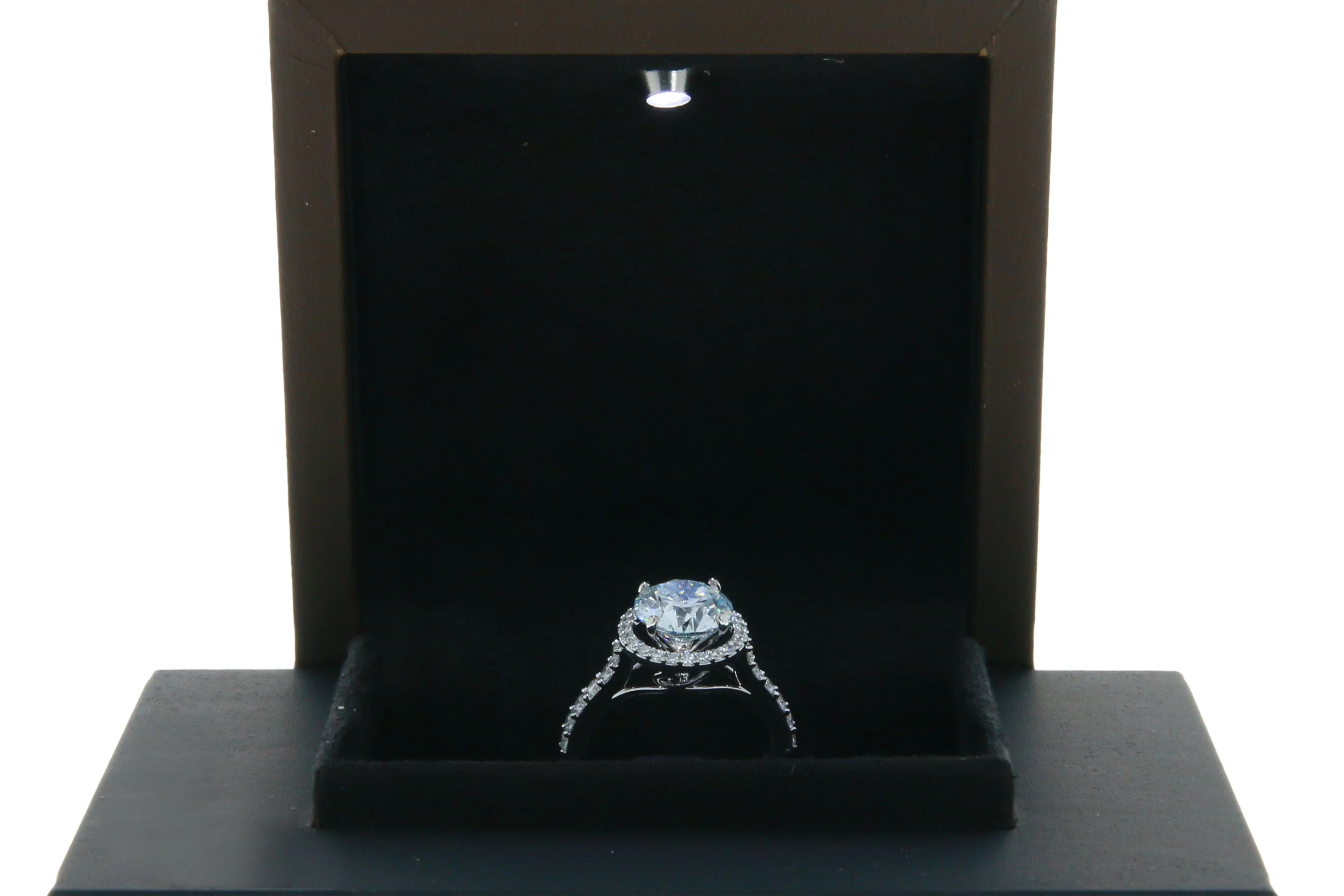 WF 3 Carat Round Diamond Engagement Ring 14kt - Image 4