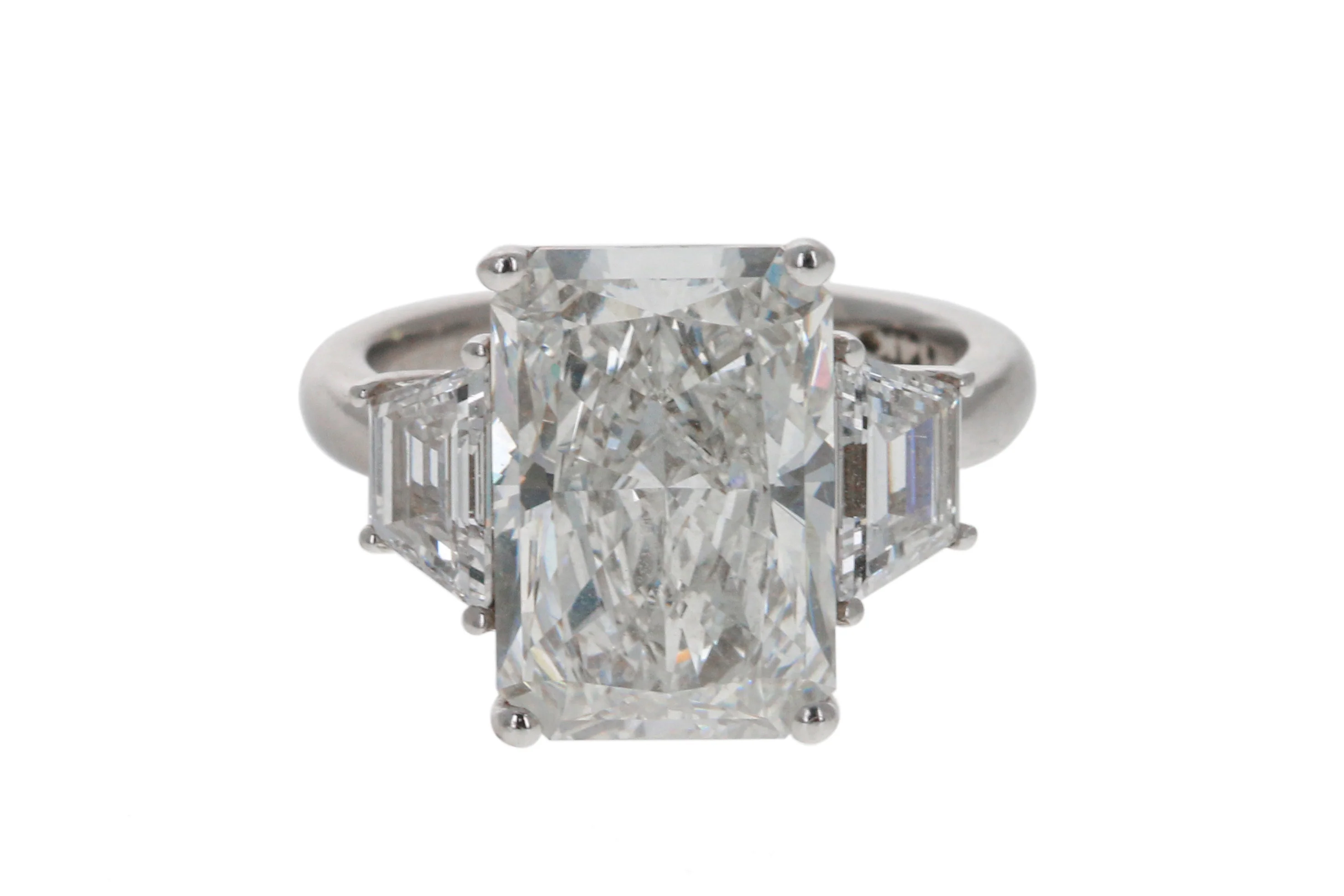 CUSTOM MADE LAB DIAMOND RING