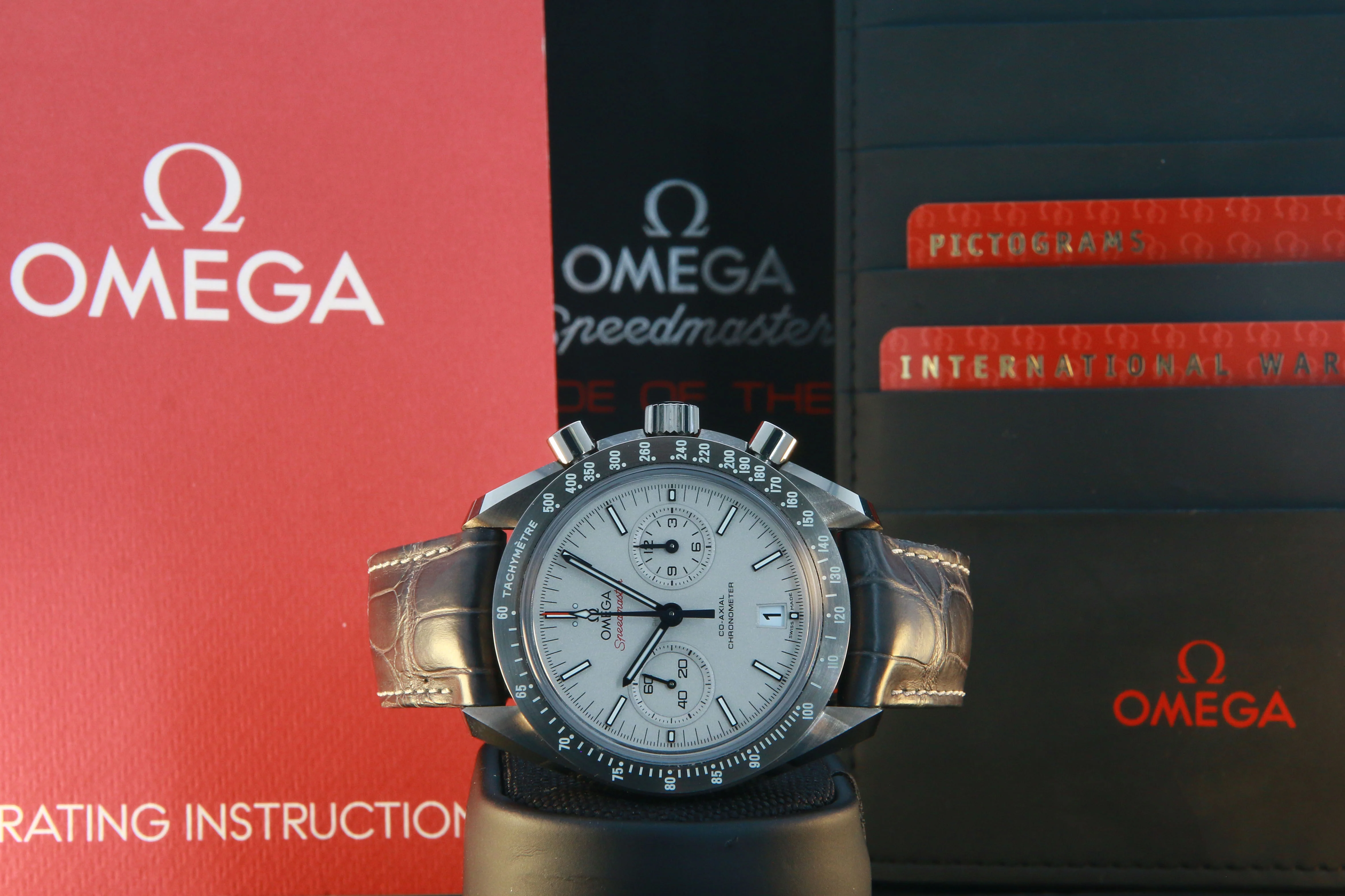 OMEGA SPEEDMASTER GREY SIDE OF THE MOON 42MM (2015 BP) #311.93.44.51.99.001 - Image 4